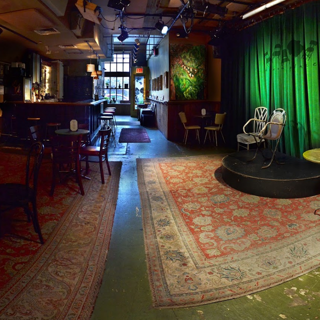 lounge01-old-squared